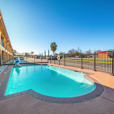 Econo Lodge San Marcos University Area Exterior foto